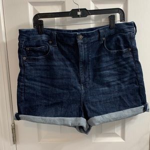 American Eagle Curvy Super High Waisted Shorts